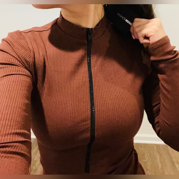 Brooklyn Snatched Mini Dress 🤎 Chestnut! 🤎 FASHION NOVA - Picture 4 of 16